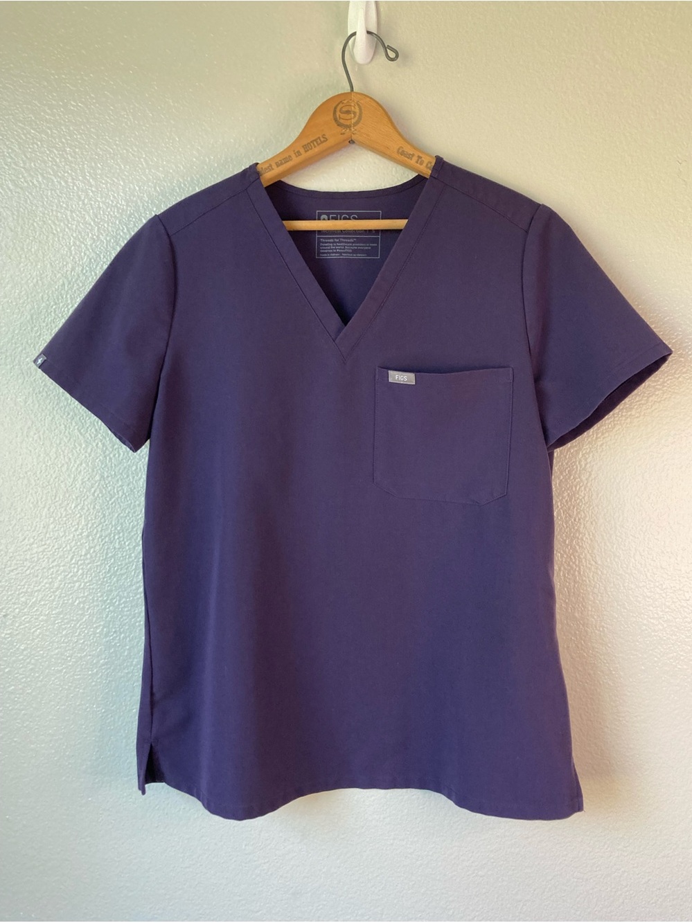 Figs Technical Collection Catarina One-Pocket Scrub Top Purple style FW1000 sz S